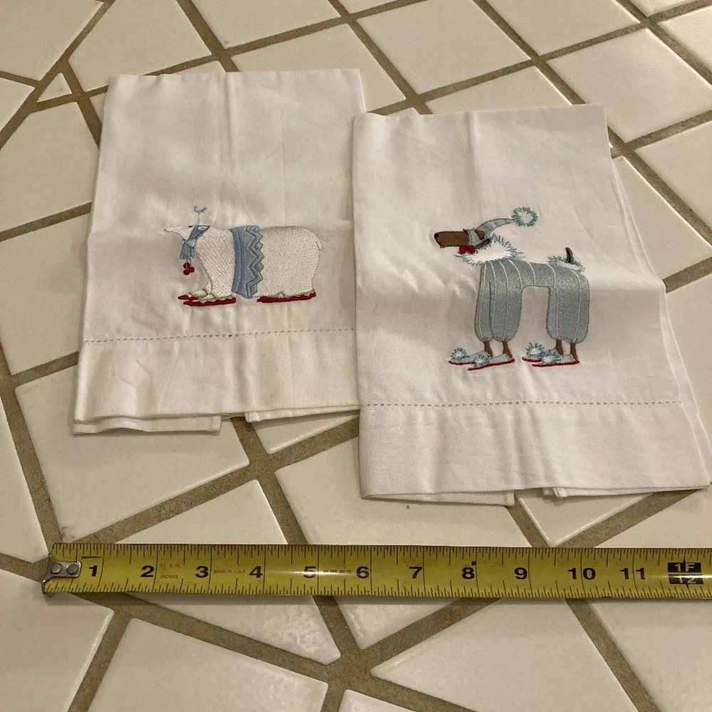Adorable Animal Guest Towels - look brand new!